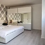 3 Bedroom Amazing In Holiday home *