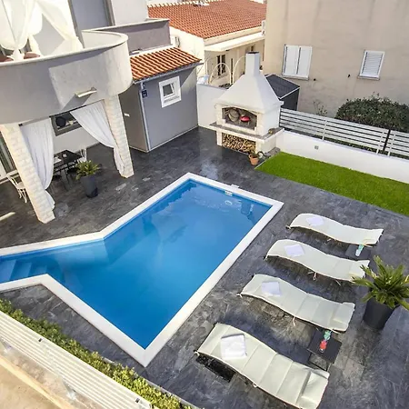 Holiday home 3 Bedroom Amazing In *