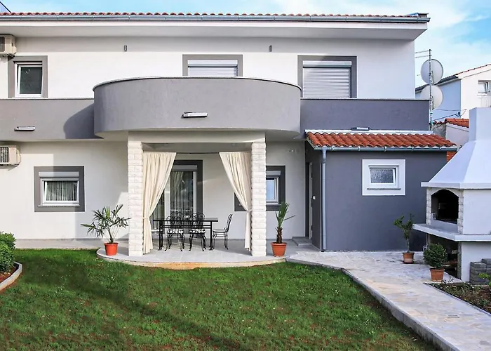 3 Bedroom Amazing In Holiday home *