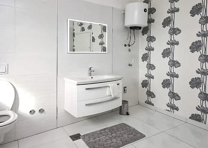 3 Bedroom Amazing In Holiday home