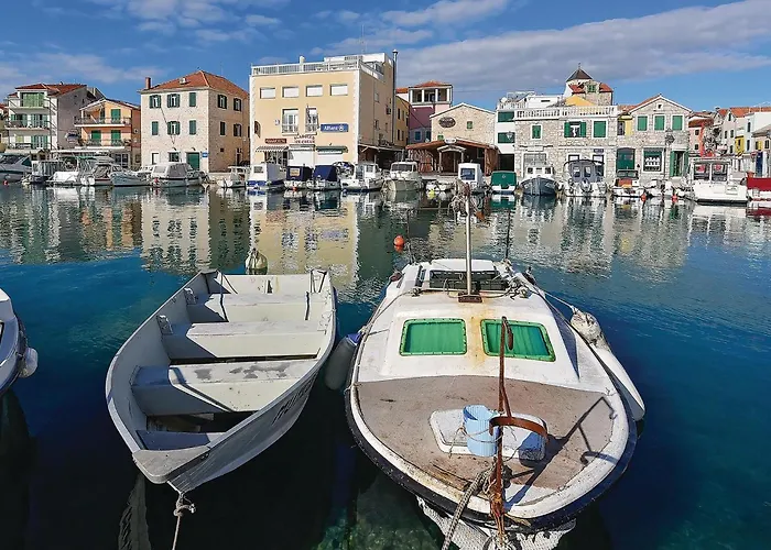 3 Bedroom Amazing In Holiday home Vodice