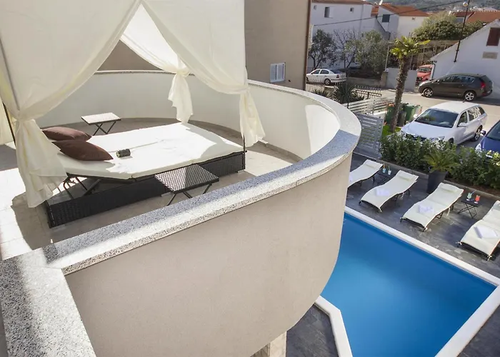 3 Bedroom Amazing In Holiday home Vodice